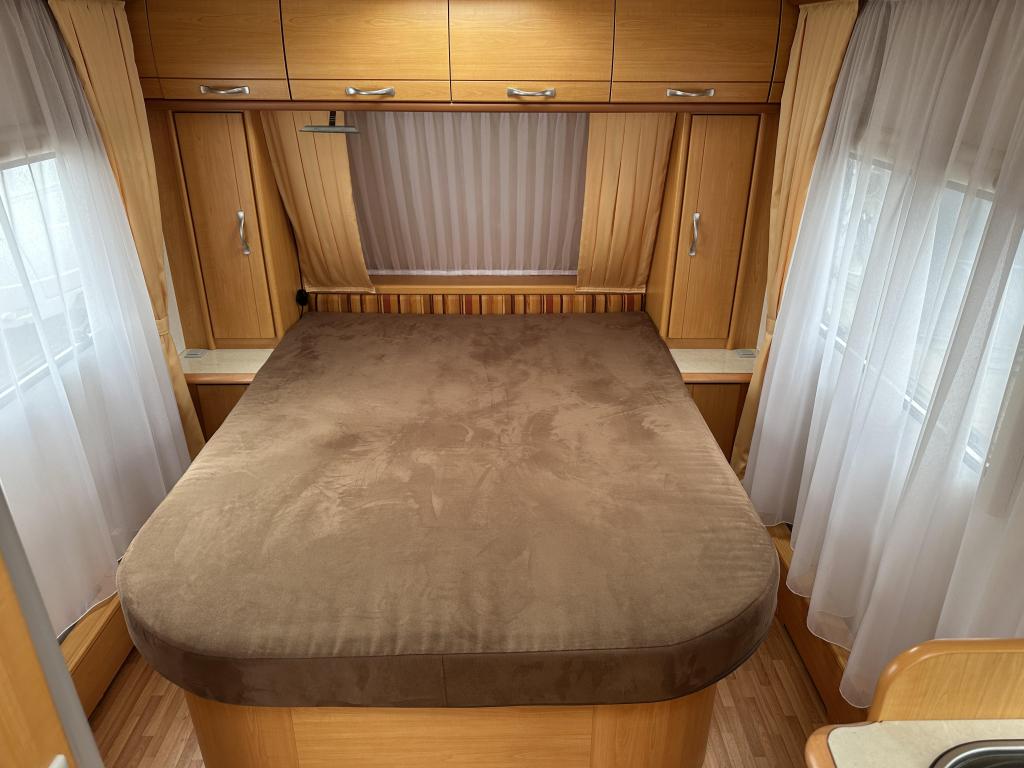 LMC Munsterland 485 D Queensbed, Voortent, (((Zondag open))), Schokbreker, Bedrijf, Treinzit, 4 tot 5 meter