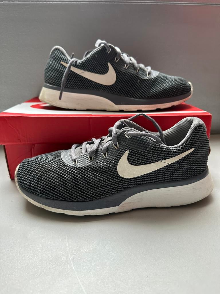 Nike sneakers maat 41 - Nieuwstaat, Kleding | Dames, Schoenen, Nieuw, Ophalen of Verzenden, Sneakers of Gympen, Grijs