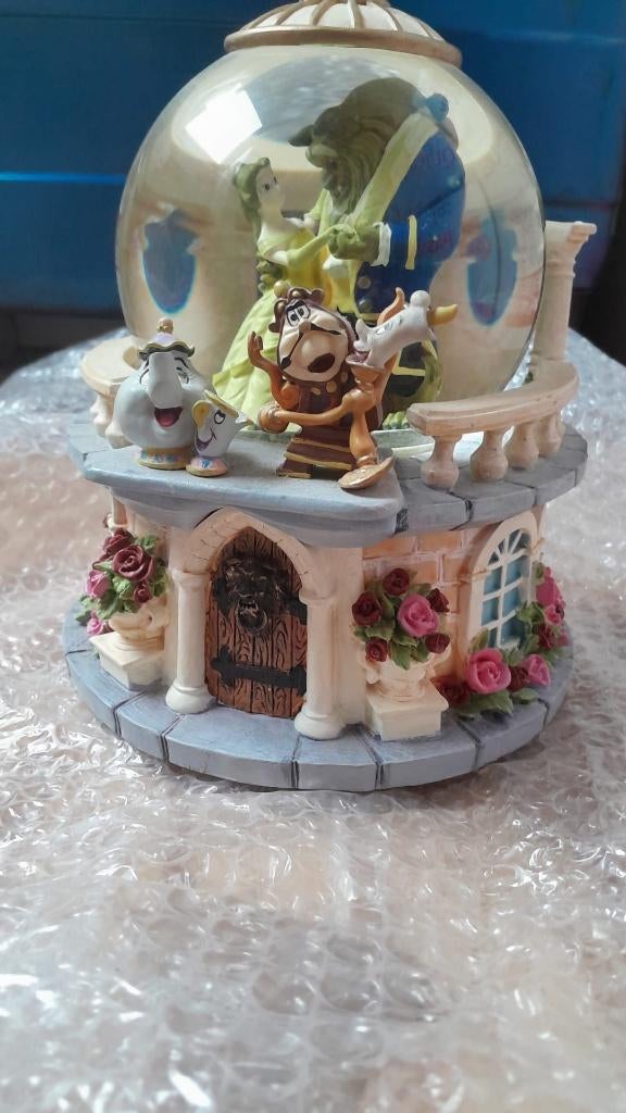 Belle en het beest snowglobe muziekdoos, Ophalen of Verzenden, Assepoester of Belle, Zo goed als nieuw, Beeldje of Figuurtje