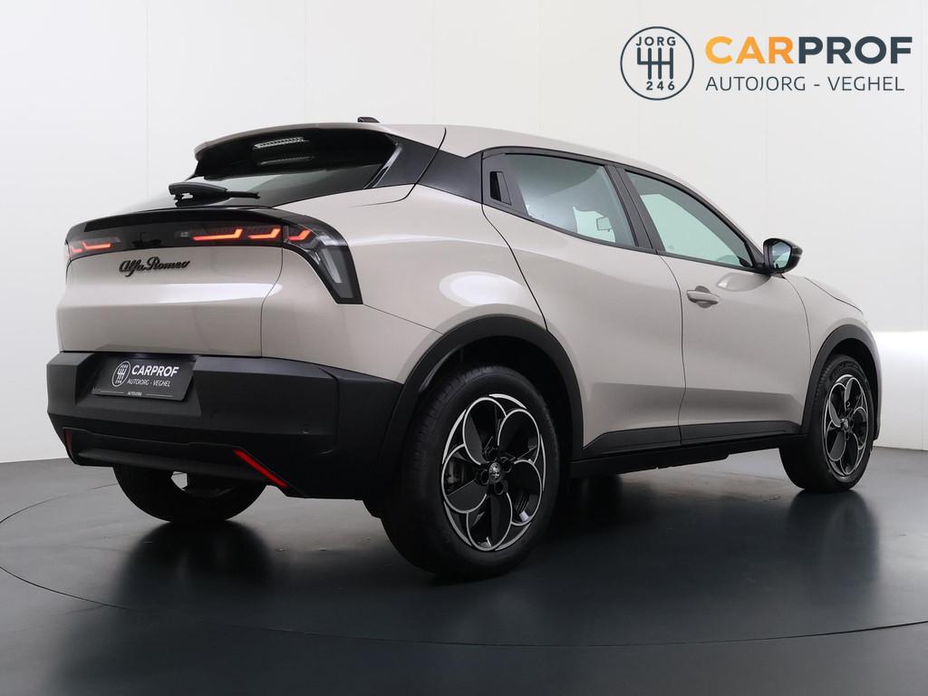 Alfa Romeo Junior Elettrica 54 kWh LMV | Apple CarPlay |, 413 km, Stof, Gebruikt, Wit