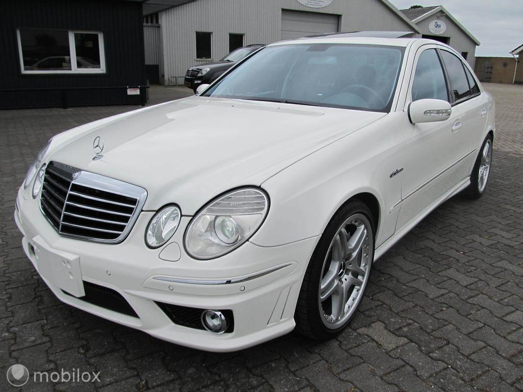 Mercedes e klasse E 55 AMG, E63 model, 81800 km, zeer mooi, Auto's, Automaat, Achterwielaandrijving, Gebruikt, Lederen bekleding