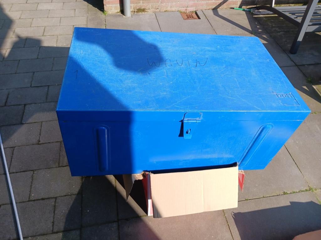 Metalen afsluitbare kist, Ophalen, Gebruikt