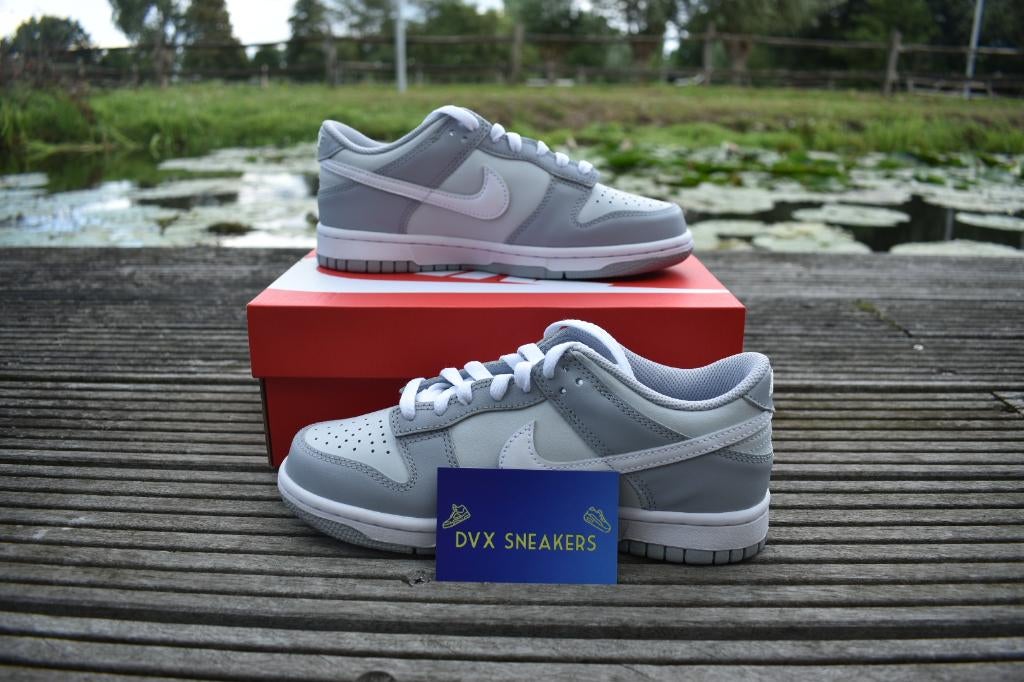 Nike Dunk Low Two Toned Grey – Maat 37,5, Info@nike.com, Nike, Nieuw, Sneakers of Gympen