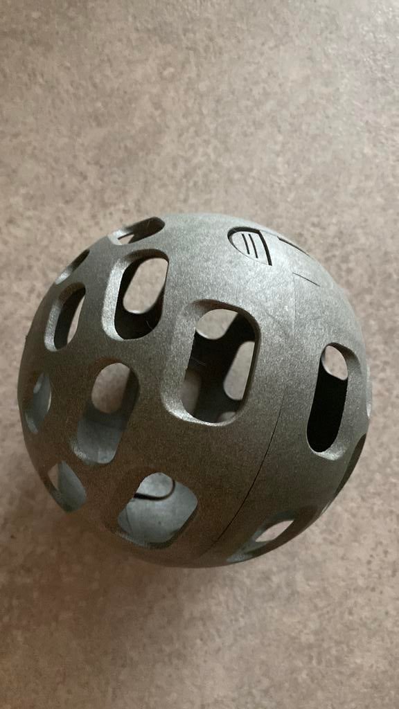 Kippen speel voer bal, Ophalen