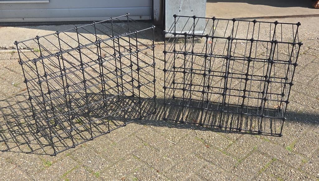 Vintage modulair zwart metalen design wijnrek, Huis en Inrichting, Woonaccessoires | Wijnrekken, Ophalen, Gebruikt, Metaal, Minder dan 50 cm