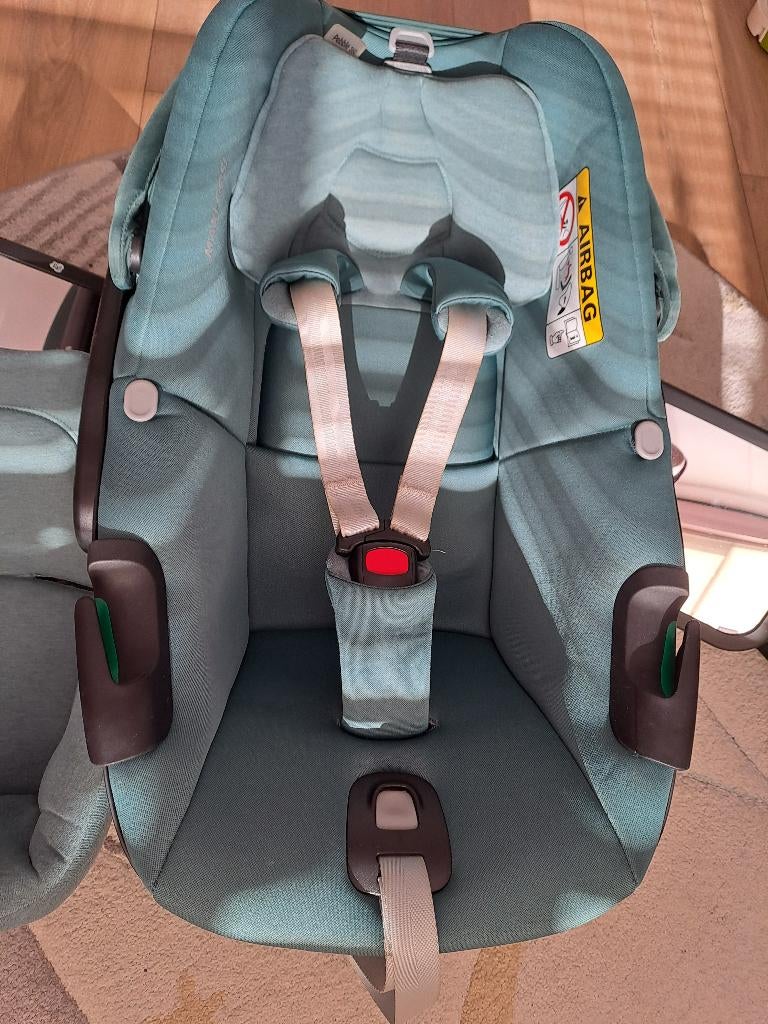 Maxi-Cosi Pebbles 360, Autogordel of Isofix, Ophalen of Verzenden, Zo goed als nieuw, 0 t/m 13 kg