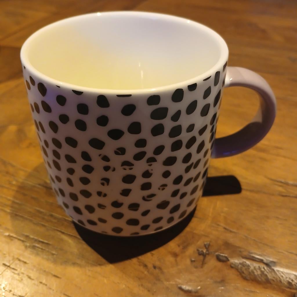 Hema mok zwart wit roze stippen, Ophalen of Verzenden, Overige stijlen, Kop(pen) en/of Schotel(s)