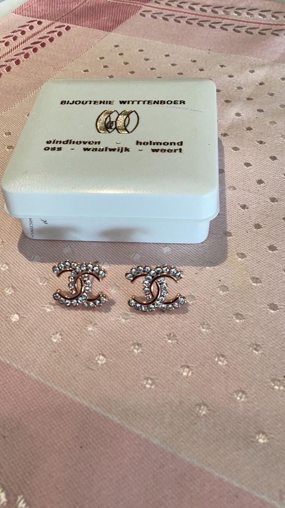 Oorbellen, Verzenden, Zo goed als nieuw