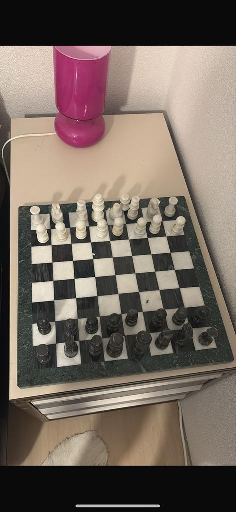 Stenen schaakbord 70s, Ophalen of Verzenden, Zo goed als nieuw, Handen en Nagels