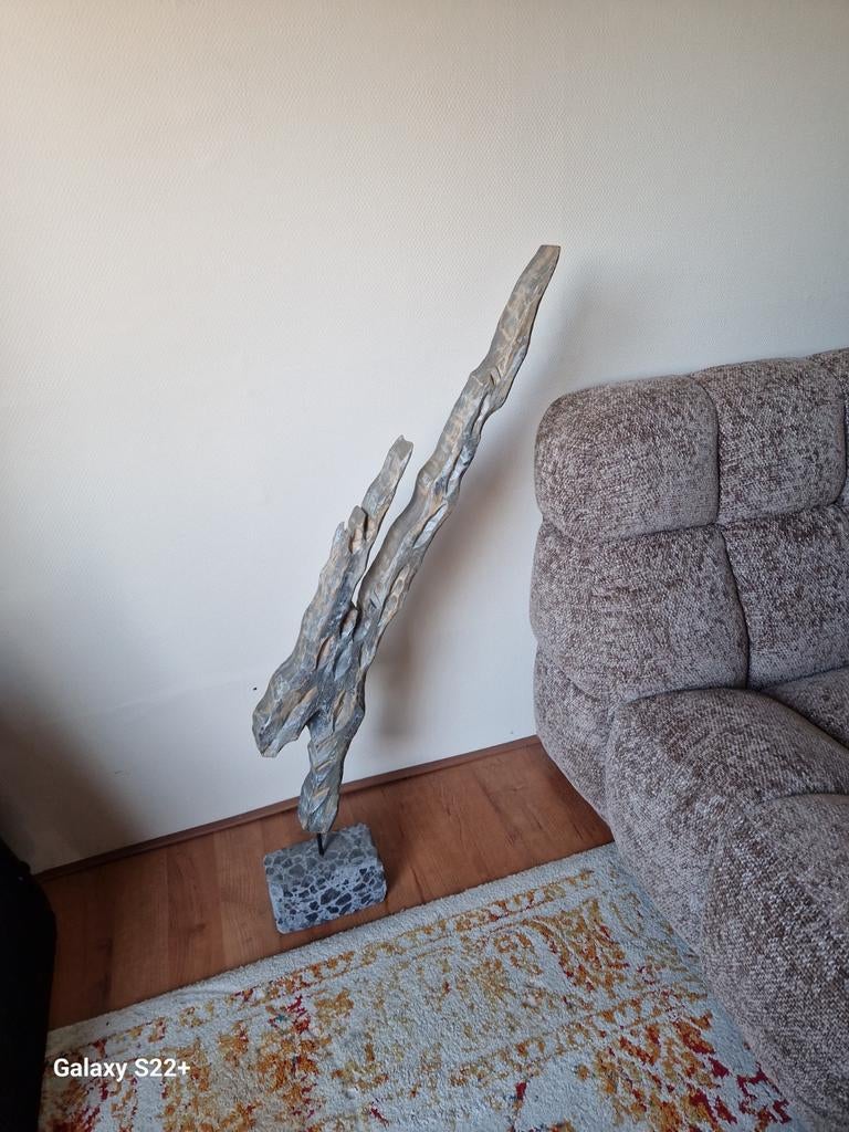 Decoratieve houten stam op voet Loods 5, Ophalen