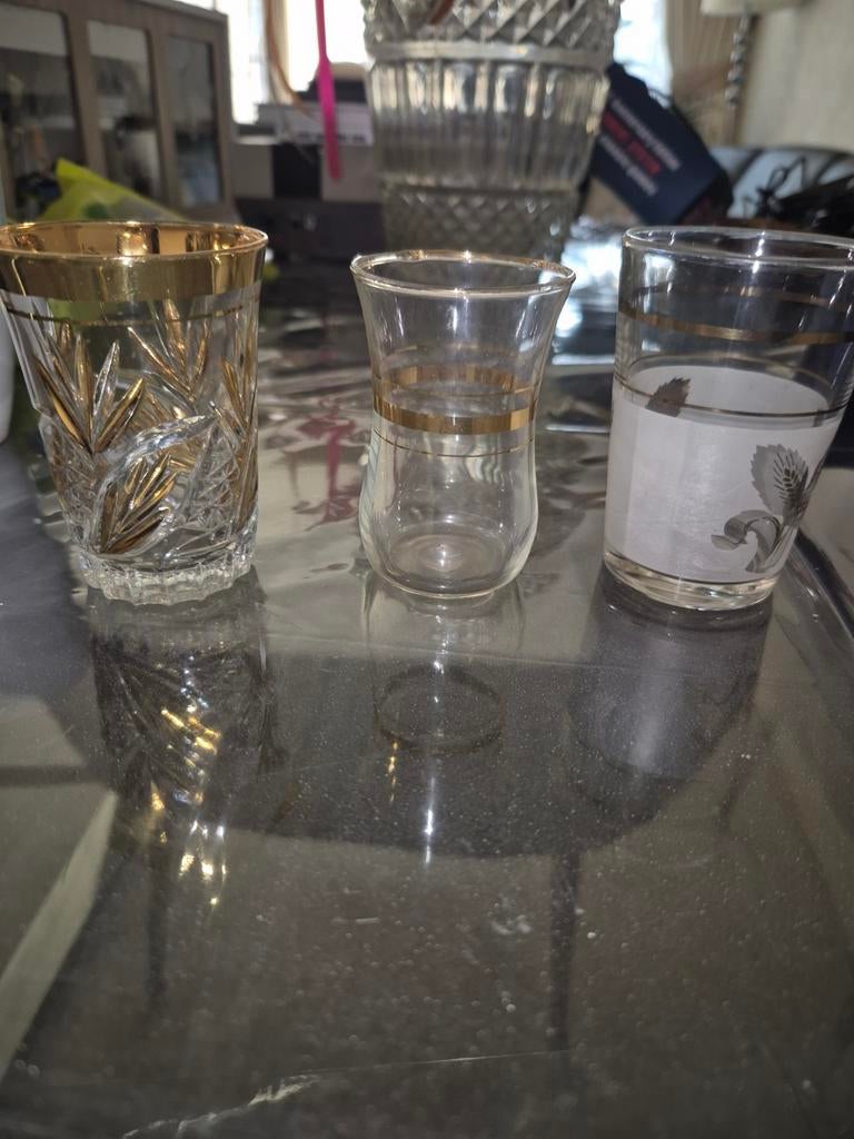 Set van 3 decoratieve glazen met gouden details, Ophalen