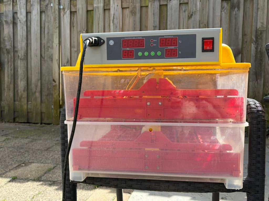 Twee Broedmachines te koop. Automatisch kerend, Ophalen, Zo goed als nieuw, Overige typen