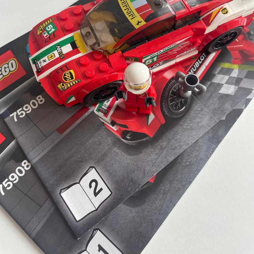 Lego Ferrari 75908 met coureur en instructieboekjes, Verzenden, Zo goed als nieuw, Complete set, Lego