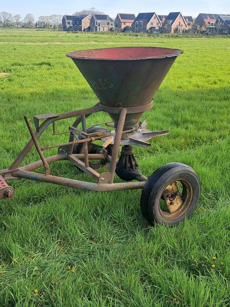Getrokken kunstmeststrooier, Ophalen, Gewasbescherming en Bemesting