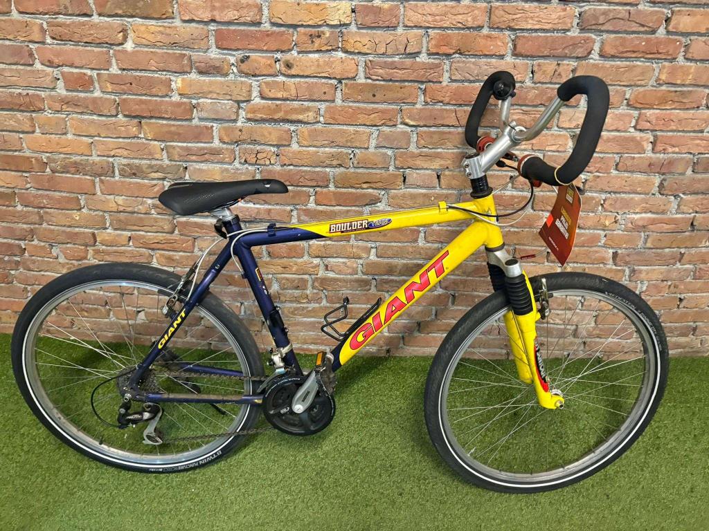 Fietshokje Hoofddorp: Giant Boulder Mountainbike 26Inch