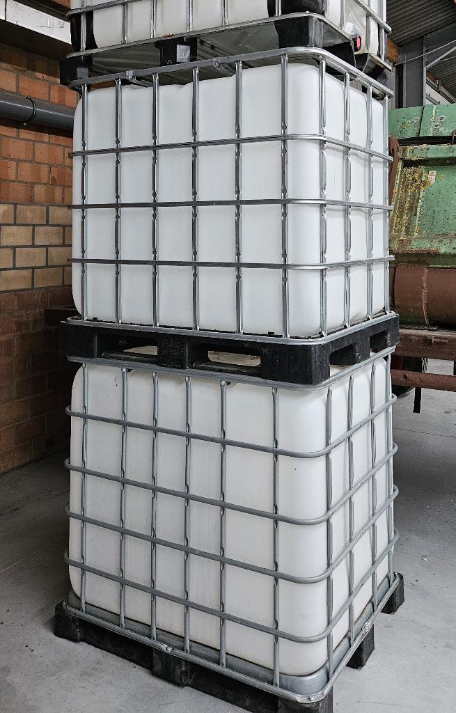 3 witte IBC containers op PVC pallet, 150 liter of meer, Ophalen of Verzenden, Zo goed als nieuw, Met kraantje