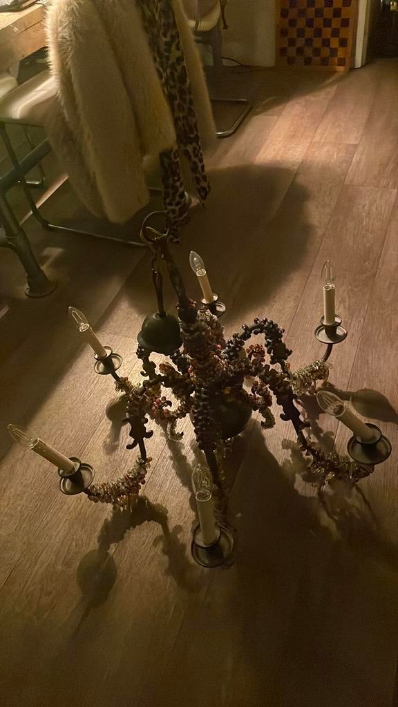 Een handgemaakte kralen kroonluchter, Huis en Inrichting, Lampen | Kroonluchters, Ophalen of Verzenden, Gebruikt, Glas, Art deco