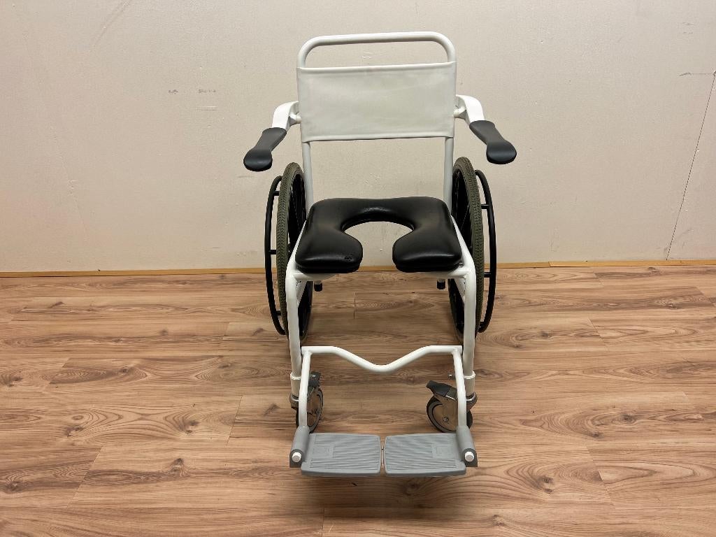 Po stoel douchestoel in 1 met grote wielen zelfrijdend, Ophalen, Zo goed als nieuw