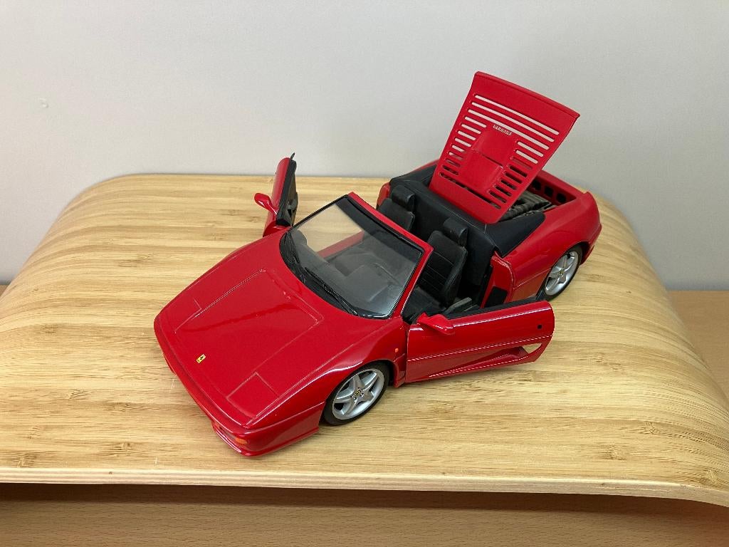 Ferrari F355 Spider van 1994 Rood  1/18 UT Models, Hobby en Vrije tijd, Modelauto's | 1:18, Ophalen of Verzenden, Nieuw, Auto
