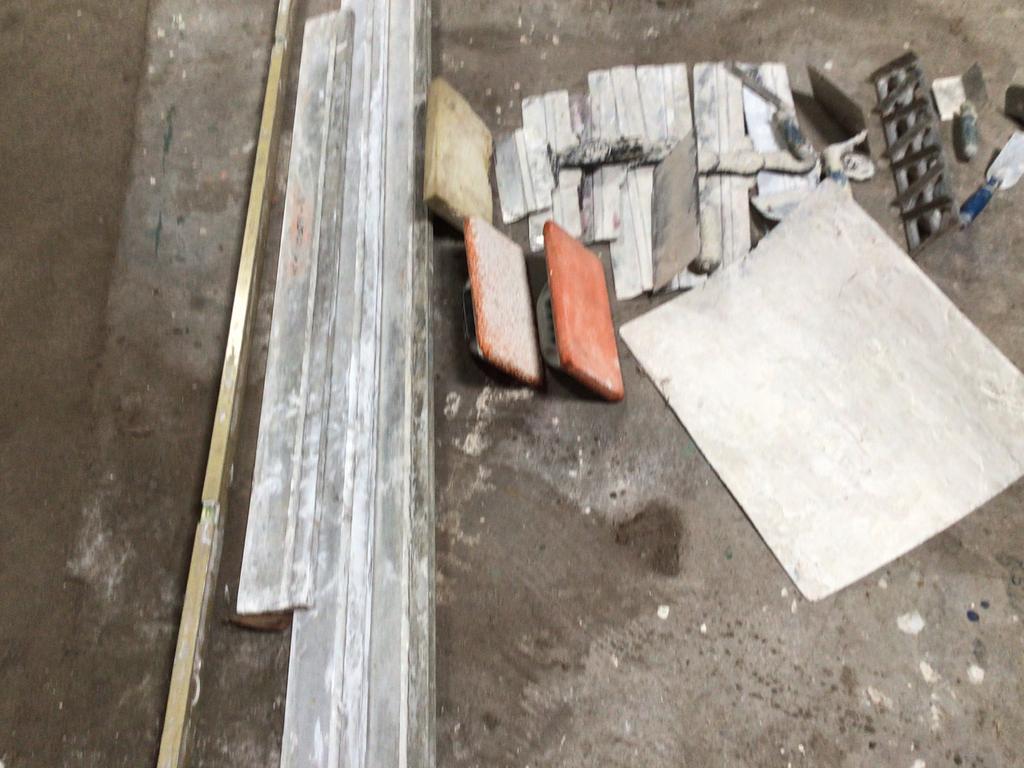 Stukadoors gereedschap, Ophalen, Gebruikt