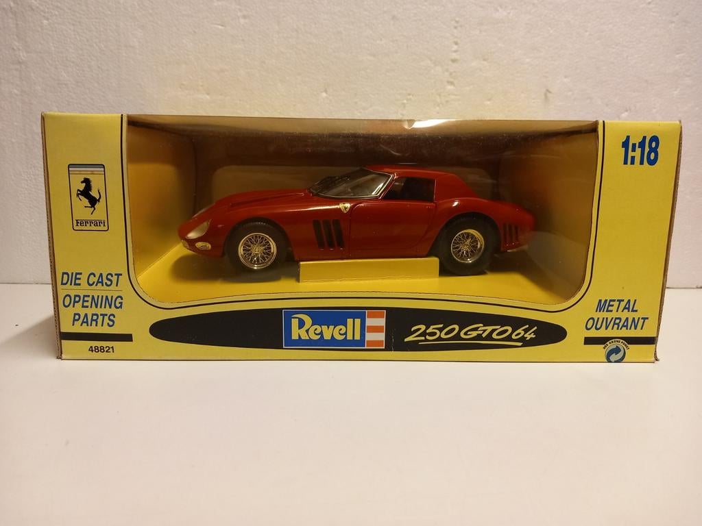 Ferrari 250 GTO rood 1964 Revell metal 1:18 KRD, Ophalen of Verzenden, Zo goed als nieuw, Auto, Revell