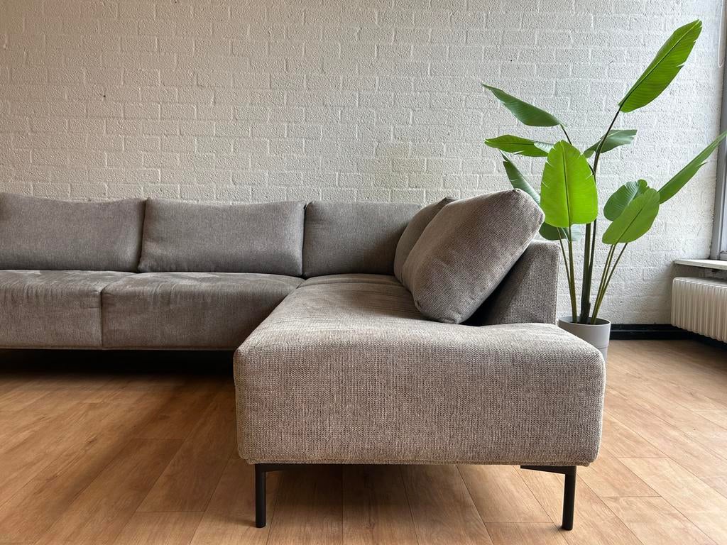 Grijze hoekbank met luxe poten en uitwasbare kussens, Ophalen of Verzenden, Zo goed als nieuw, Stof, Luxe