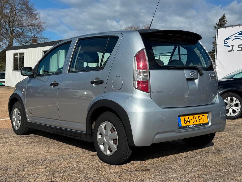 Daihatsu Sirion 2 1.0-12V GT-LINE NIEUWE APK NAP EL RAMEN, Auto's, Daihatsu, Voorwielaandrijving, Gebruikt, Bedrijf, Handgeschakeld