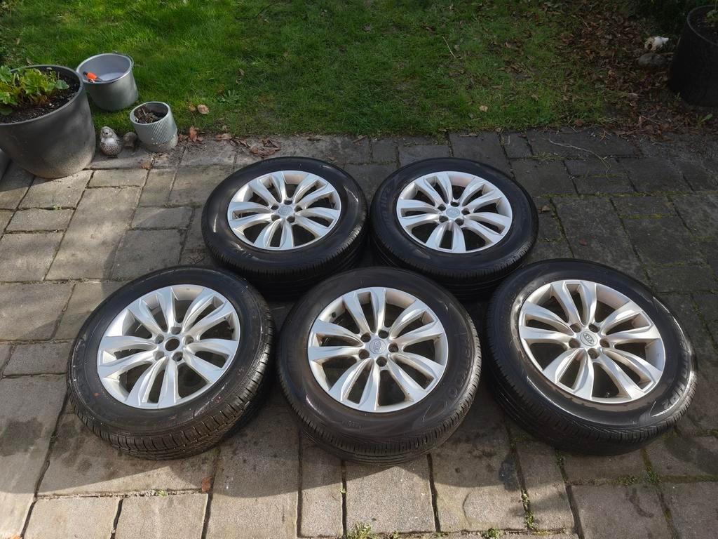 Lichtmetalen velgen Kia Sorento 2010 met banden, Ophalen, 18 inch, 235 mm, Zomerbanden