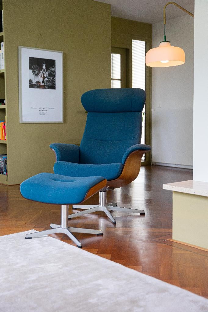 Conform Time out - Lounge Chair met voetenbank walnoot, Ophalen, Zo goed als nieuw, 50 tot 75 cm