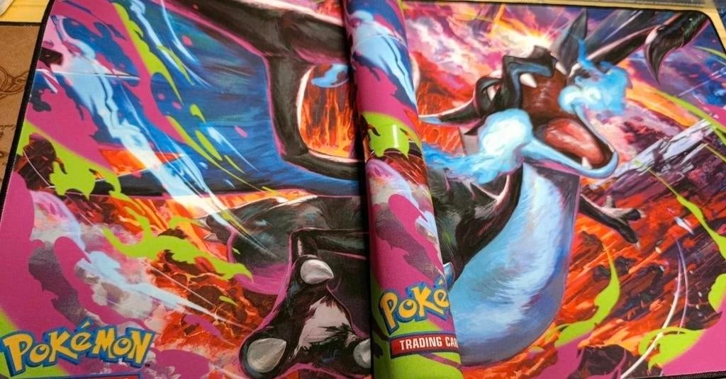 Charizard Ultra Premium Collection Playmat, Hobby en Vrije tijd, Verzamelkaartspellen | Pokémon, Ophalen of Verzenden, Nieuw