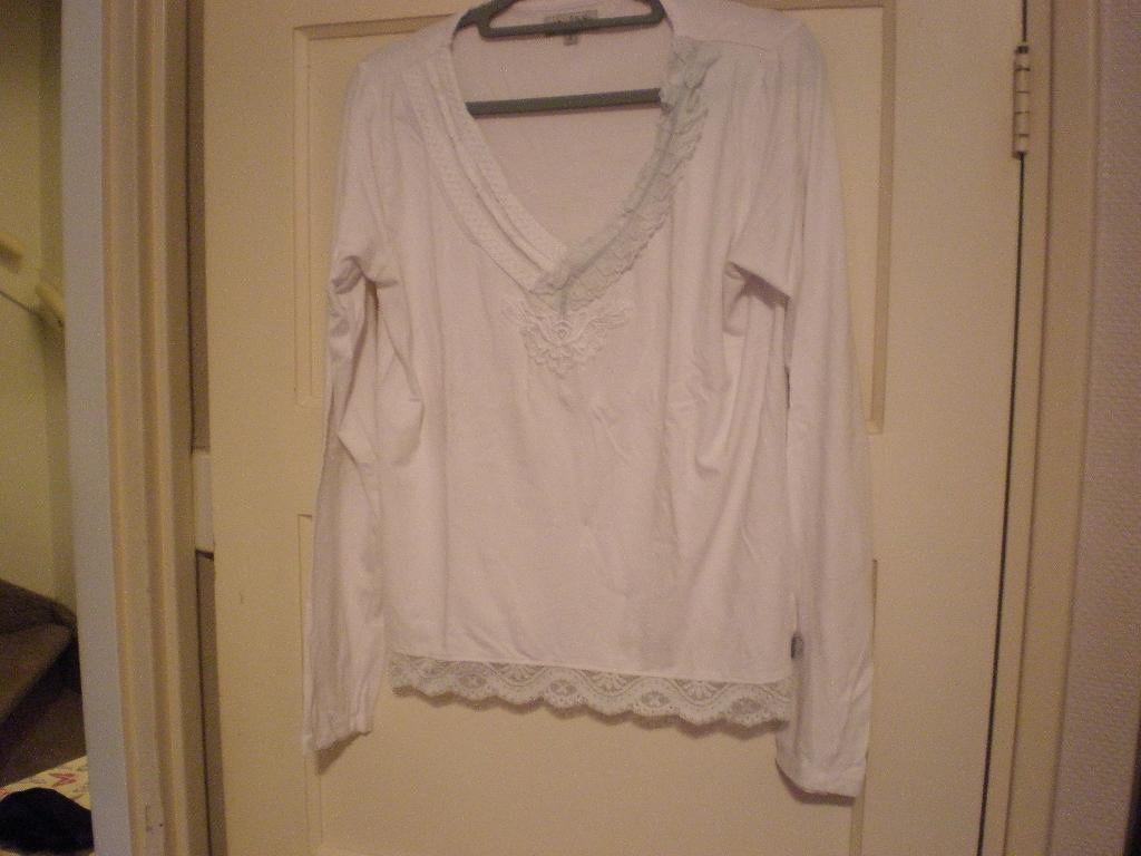 Wit shirt lange mouw met kant. Maat XL. Blue Sista by DIDI., Wit, Maat 46/48 (XL) of groter, Didi, Ophalen of Verzenden