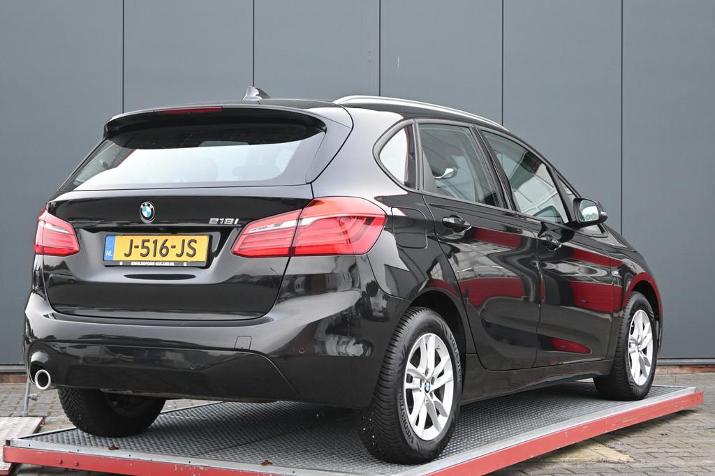BMW 2 Serie Active Tourer 218i High Executive camera, Stof, Gebruikt, Zwart, 3 cilinders