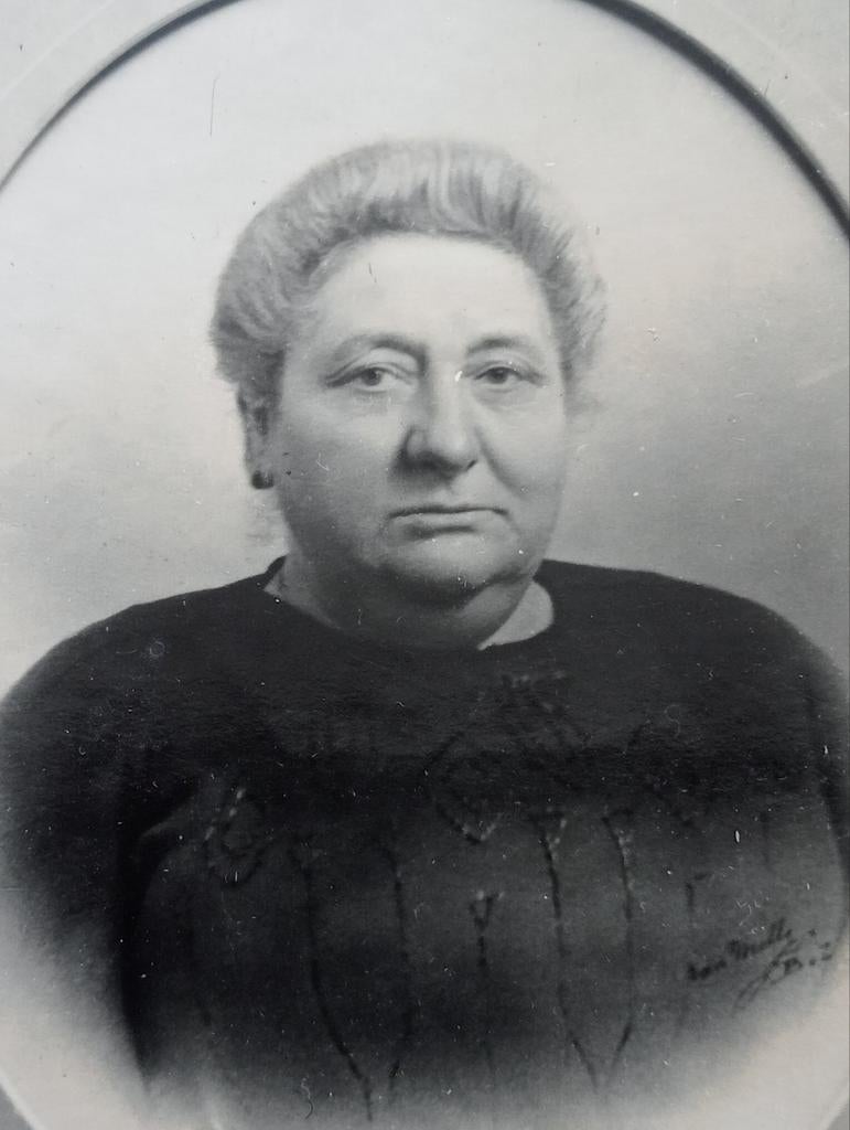 Oude Portretfoto vrouw circa 1900, Ophalen of Verzenden, Voor 1940, Gebruikt, Overige onderwerpen