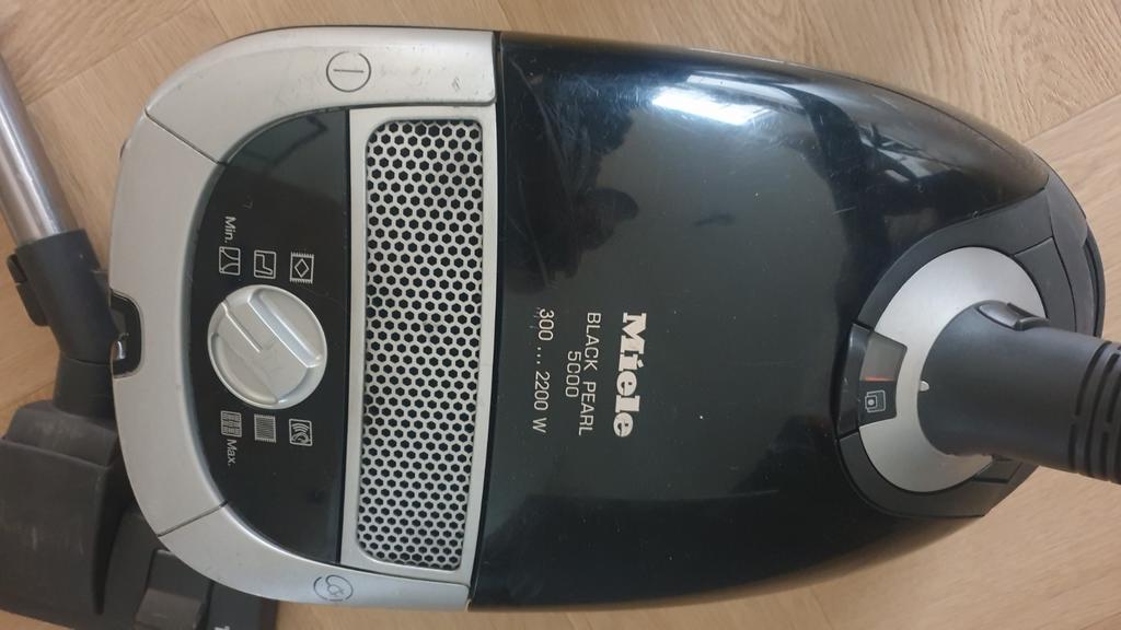Miele stofzuıger 2200 waat blak Pearl 5000, Witgoed en Apparatuur, Stofzuigers, Ophalen of Verzenden, Zo goed als nieuw