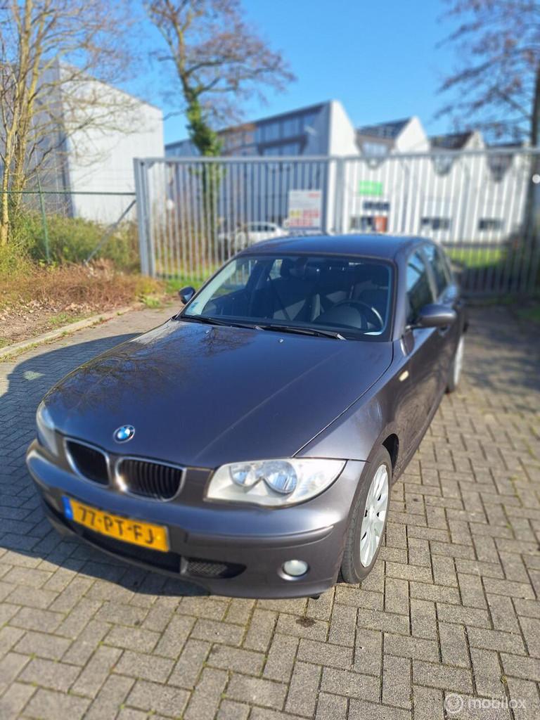 BMW 1-serie 116i Executive, Auto's, Achterwielaandrijving, Gebruikt, 4 cilinders, 635 kg