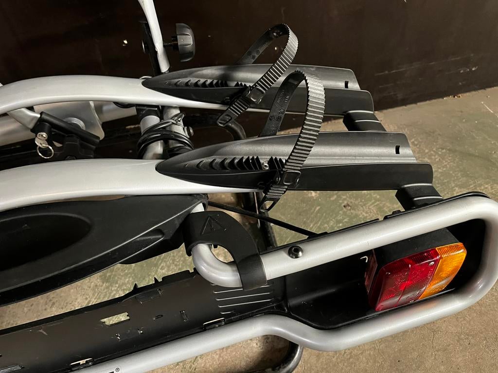 Thule EW 945, Auto diversen, Fietsendragers, Ophalen, Brede banden, Zo goed als nieuw, 2 fietsen