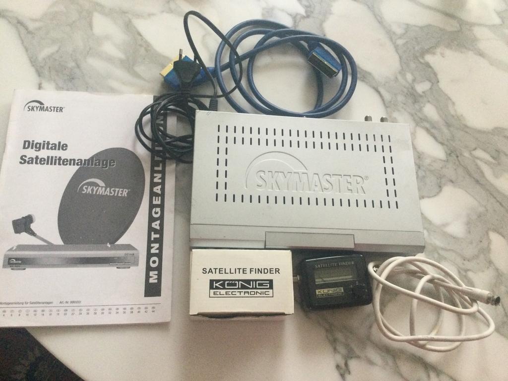 Complete aansluiting schotelantenne incl. Satelitfinder, Ophalen of Verzenden, Zo goed als nieuw