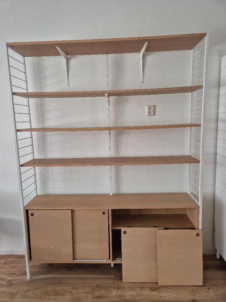 Boekenkast Gratis (String lookalike), Ophalen, 100 tot 150 cm, String, Eikenhout