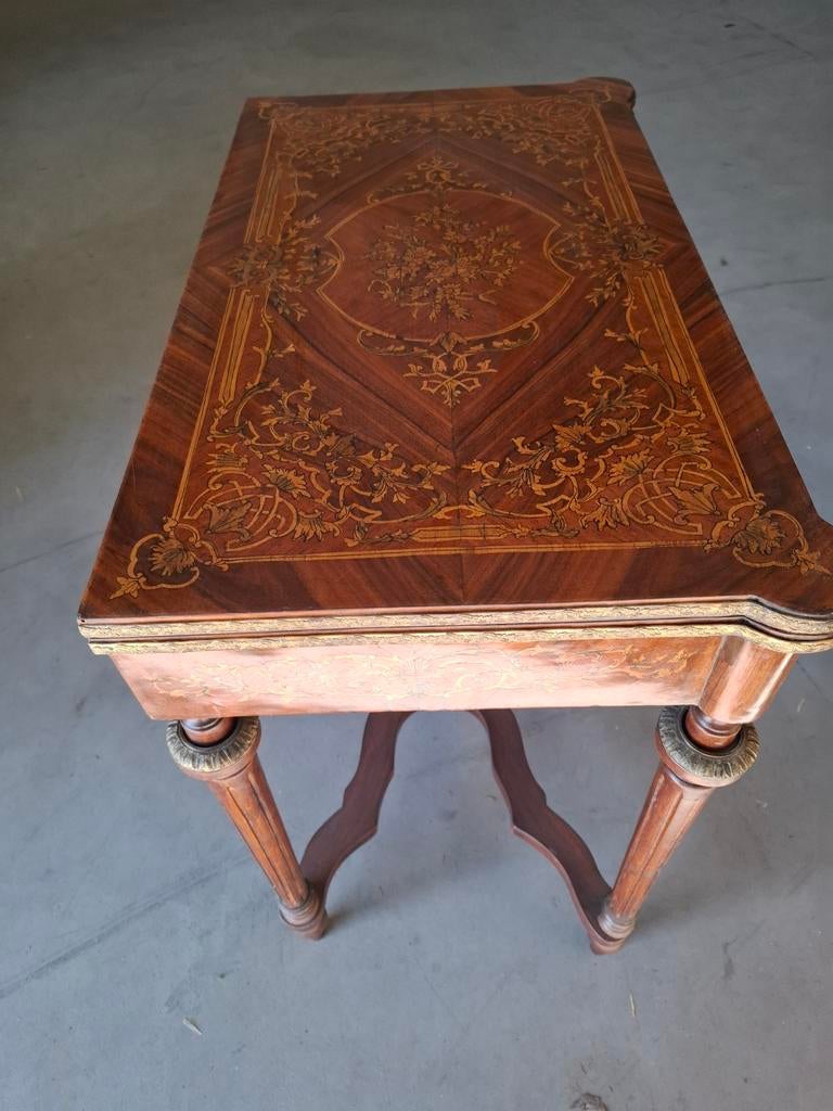 Antieke draaibaar (gaming) tafel, Ophalen