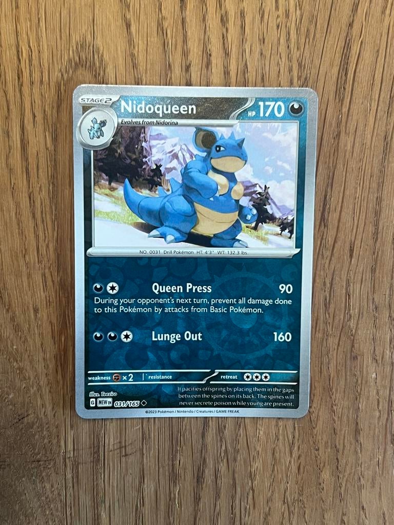 Nidoqueen 031/165 Reverse Holo Pokémon kaart 151, Ophalen of Verzenden, Zo goed als nieuw, Losse kaart, Foil