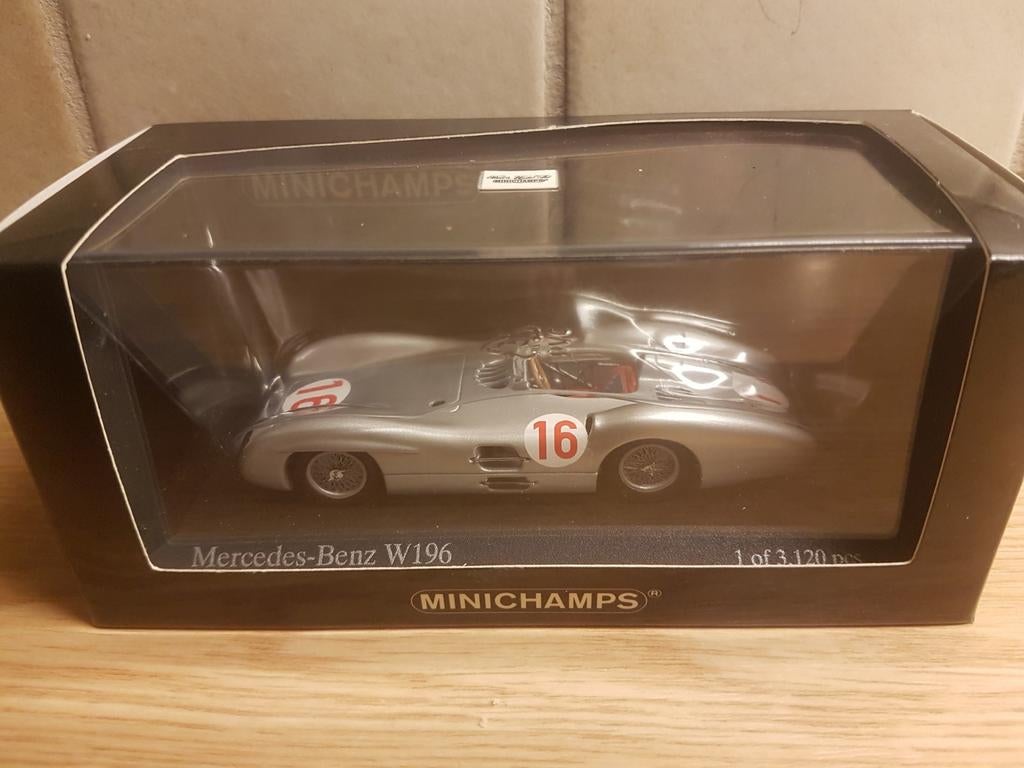 Mercedes benz W196 Juan Miguel fangio gp italy 1954 Minicham, Ophalen of Verzenden, Zo goed als nieuw, Auto, MiniChamps