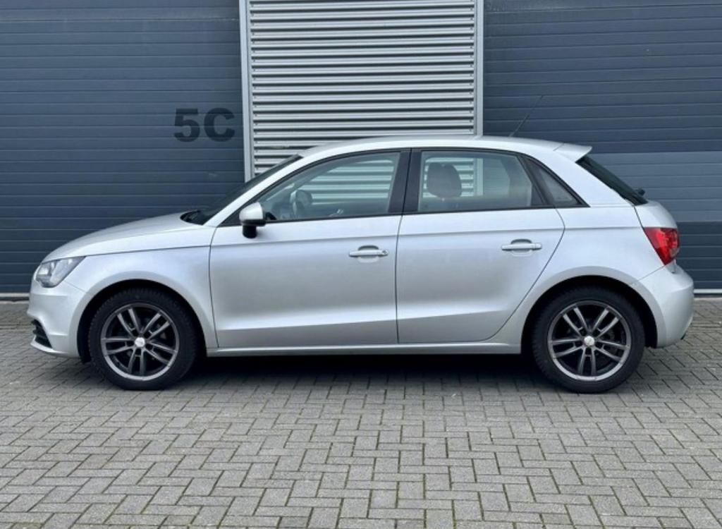 Audi A1 1.2 Tfsi 63KW SB 2012 Grijs, Auto's, Audi, Voorwielaandrijving, Euro 5, Stof, A1