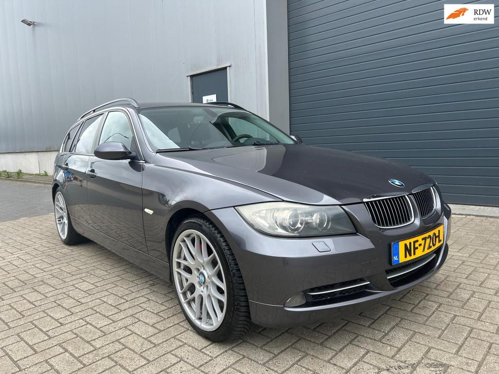 BMW 3-serie Touring 335xi High EXE AUT NAVI XENON PDC, Auto's, Automaat, Zwart, Leder en Stof, 10 km/l