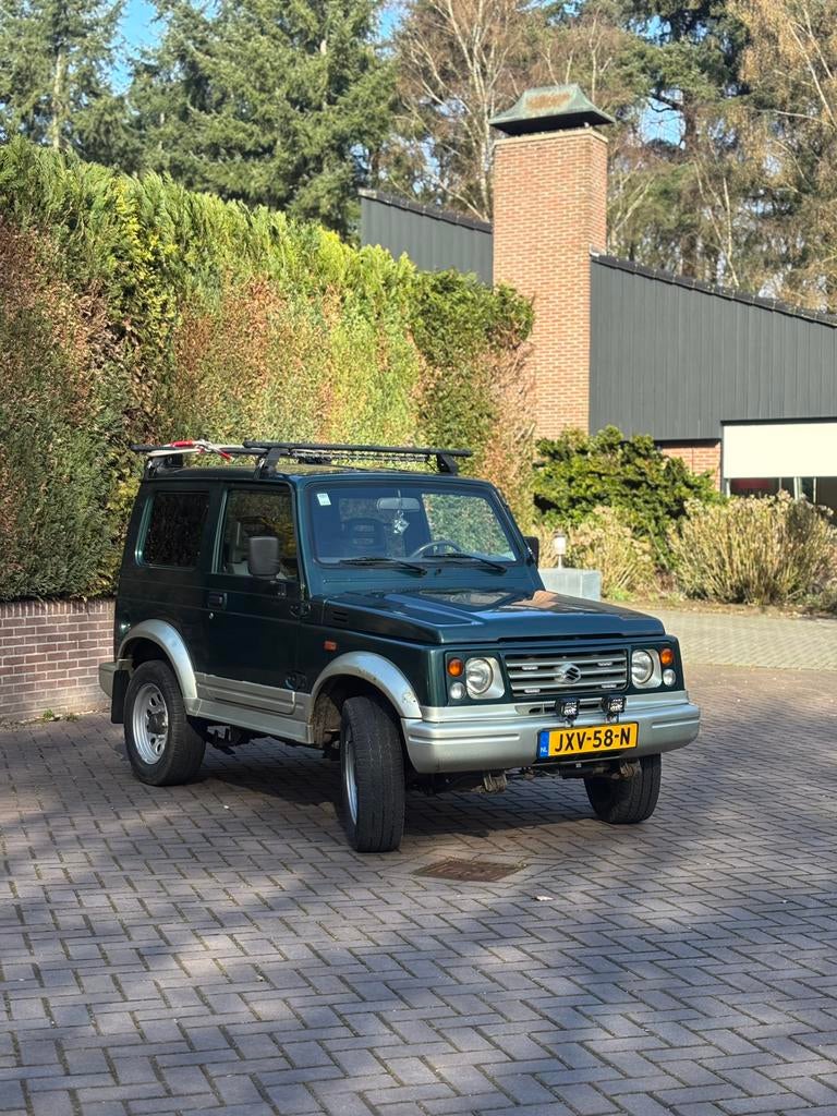Suzuki samurai metal top ZELDZAAM, 1299 cc, Stof, 750 kg, 4 cilinders