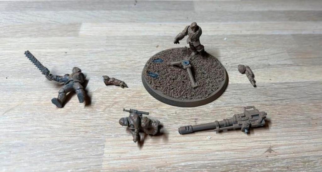 Warhammer 40k  Astra Militarum heavy weapon, Hobby en Vrije tijd, Wargaming, Ophalen of Verzenden, Warhammer