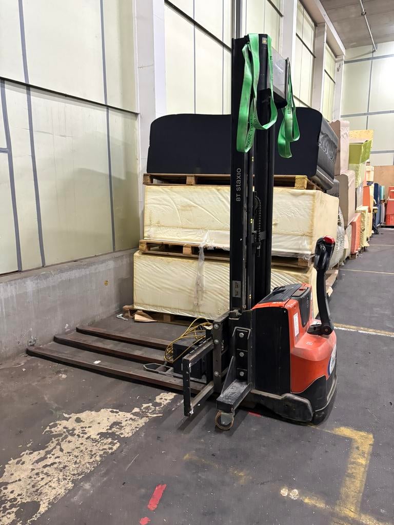 Bt staxio eleltriche stapelaar SWE120, Ophalen