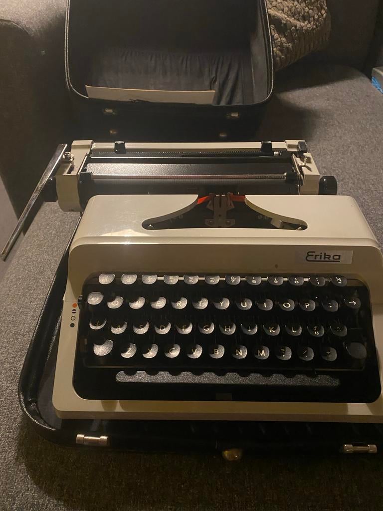Typmachine Erika, Diversen, Typemachines, Ophalen, Zo goed als nieuw