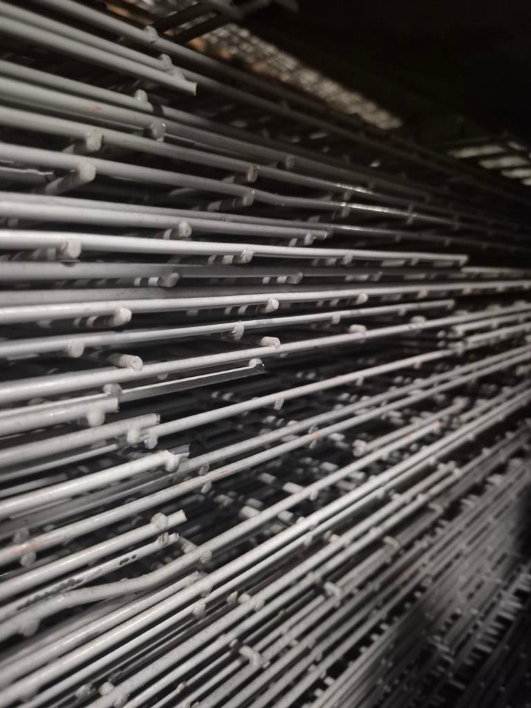 Partij gebruikte witte stalen netten 2250x970mm, Ophalen of Verzenden