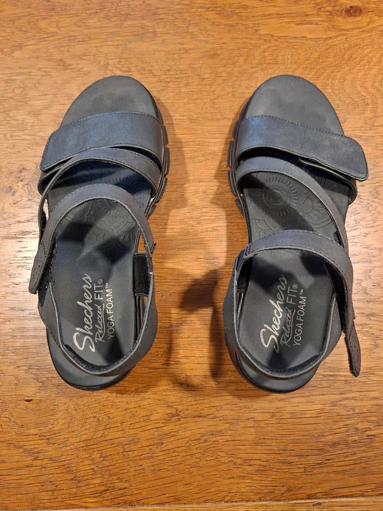 Skechers Easy Going Sandalen - Zwart, Maat 38, ZGAN, Skechers, Zwart, Zo goed als nieuw, Sandalen of Muiltjes