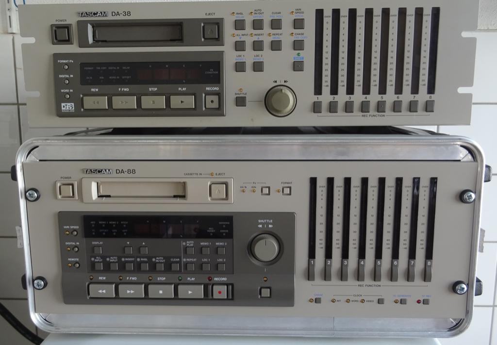 Tascam DA 88 + DA 38 2x 8-sporen recorders + div extra’s, Audio, Tv en Foto, Professionele Audio-, Tv- en Video-apparatuur, Ophalen